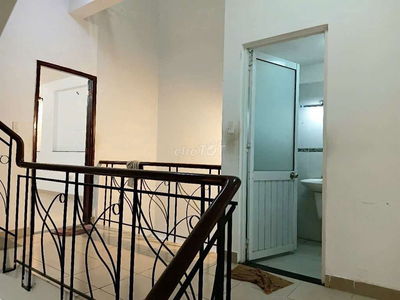 Nhà pham thể hiến ngan 5 dai 20 giá 9ty7 nhà mặt tiền xe hơi đỗ cửa