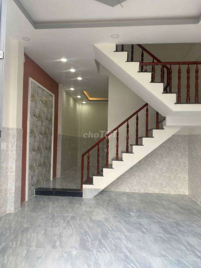 Nhà mặt tiền ngan 4,3 dai 11,7 giá 7 ty