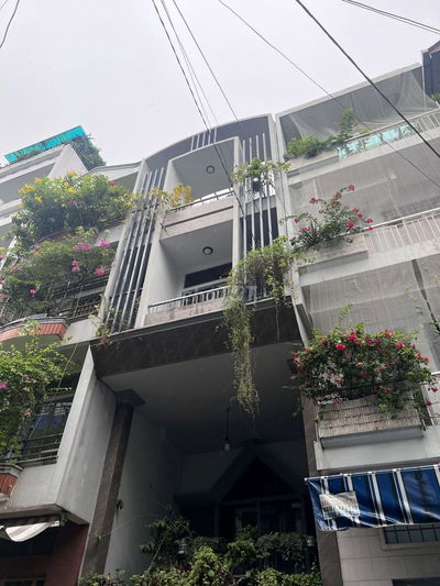 Mặt tiền nội bô Lạc Long Quận - Ngay ngã tư Bảy Hiền bán gấp