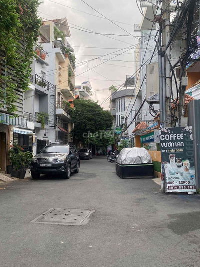 QUANG TRUNG NHÀ ĐẸP BTCT Ở NGAY GẦN EMART . GẦN CHỢ TRƯỜNG HỌC CÁC  CẤ