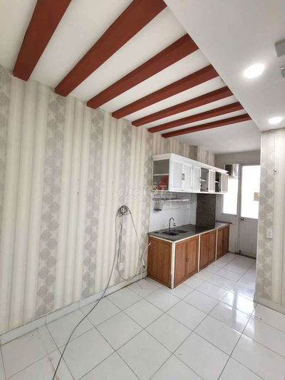 Cho thuê căn hộ Sen Hồng giá 4.5tr/1pn,1wc/40m2 ở liền được