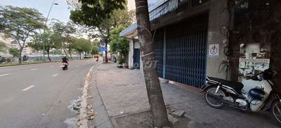 Cần sang mặt bằng đẹp đường Hoàng Sa quận 3