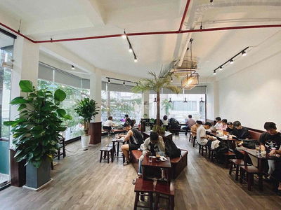 Sang lại quán cà phê 1 trệt 4 lầu đường Nguyễn Gia Trí Quận Bình Thanh