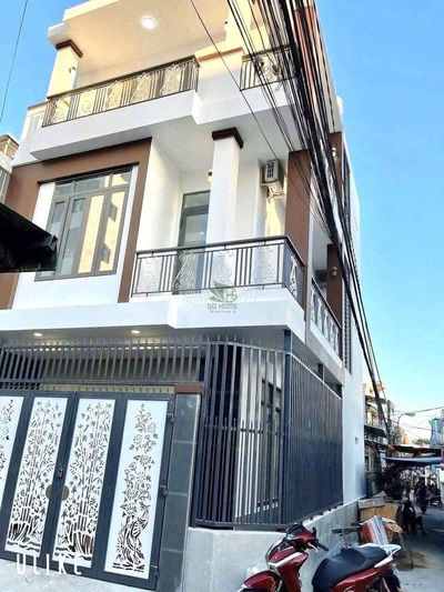 CHO THUÊ NHÀ MỚI XÂY 4 PHÒNG NGỦ HAI MẶT TIỀN PHÍA BẮC NHA TRANG