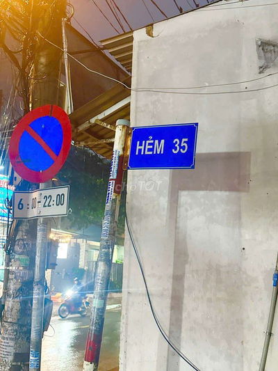 Cần bán nhà 3 lầu. HXH. Giá 4ty950. 1 set  đường 18a quận Bình tân