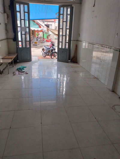 Nhà nguyên ngay trong lòng chợ Trần Văn Quang - 4❌8 trệt 1 lầu đúc
