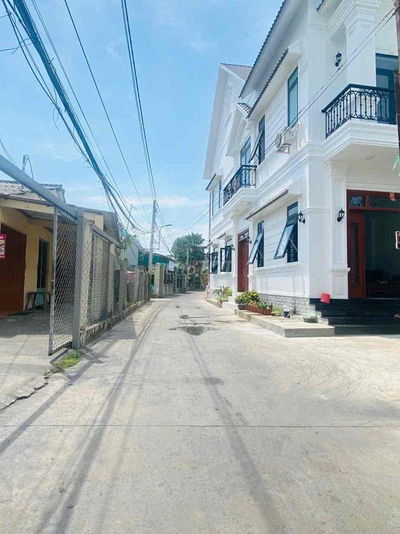 BÁN NHÀ HXH ĐƯỜNG QUỐC LỘ 50- THỊ TRẤN CẦN GIUỘC- LONG AN- DT:GIÁ 2,9t