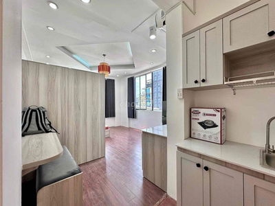 Cho thuê căn hộ dịch vụ full nội thất view kiếng ánh sáng ngập phòng