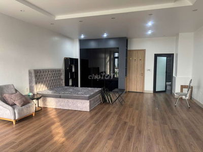 Shophouse 5 tầng thang máy + full đồ, vị trí đẹp nhất Gia Lâm