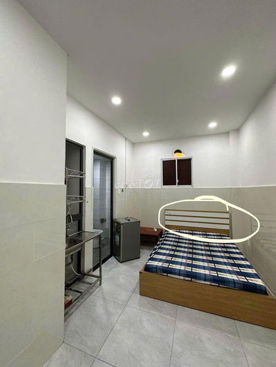 Cho thuê phòng trọ CMT8 full nội thất