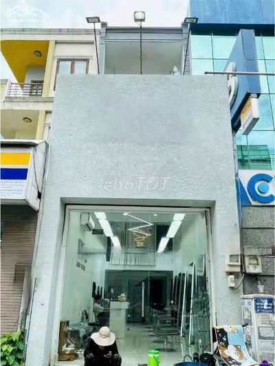DT 4,5 x 20m Trệt 3Lầu Sân Thượng