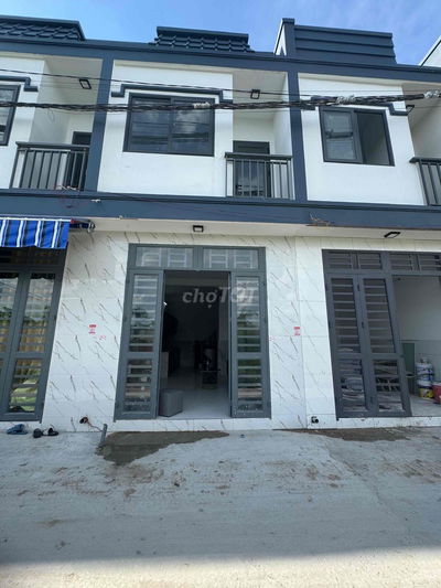 nhà mới đầy đủ tiện ích như video
