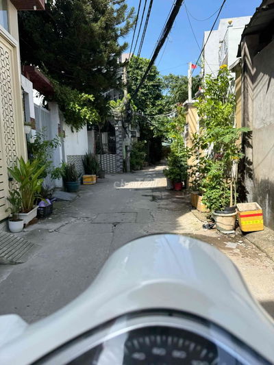 Hẻm 4m Âu cơ.p10. Tân Bình(cũ) Ngang 5x13,5m. Giá 5.5 tỷ