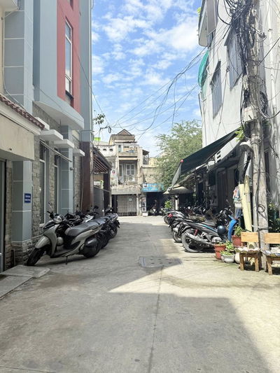 Ngay chợ Phạm Văn Hai - Thoáng sáng 3 mặt, hẻm VF3, sát mặt tiền, 8 tỷ