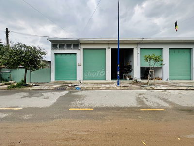 Đất Mặt Tiền Sát Kênh Tham Lương 12x25m SHR Giá Tốt 32 Tỷ Tặng Sẵn Kho