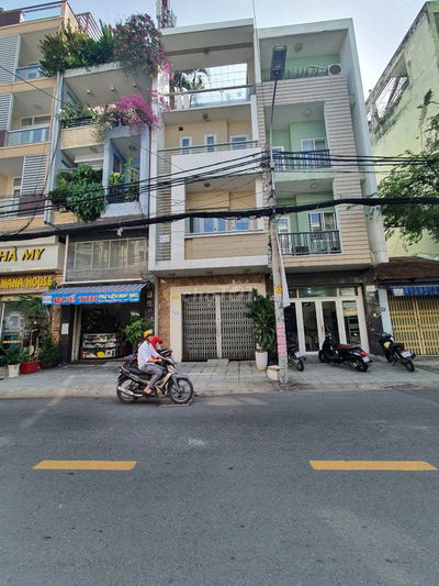 GIẢM  GIÁ - Bán gấp nhà MT Nguyễn Hồng Đào- TB.DT 4.1x17- ĐÚc 2 Lầu