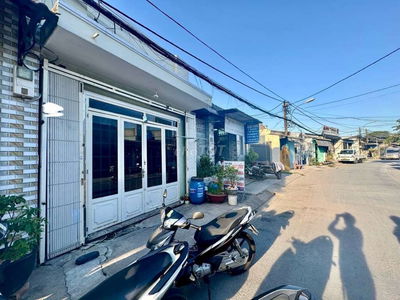 MTKD Hóc Môn. Ngay gần Coopmart HÓC MÔN. 125m2. Chia 2 căn, 10tr/th