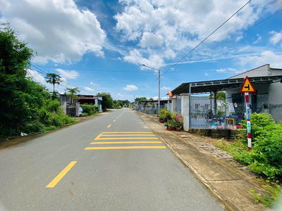 Ngay Trung Tâm Thị Trấn Đất Đỏ, Ngang 12m đg nhựa , có sẵn 120m2 đất ở