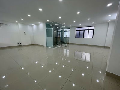 Cho thue văn phòng KDT Vạn Phúc city 7x20m Giá 12.5tr  máy lạnh rèm