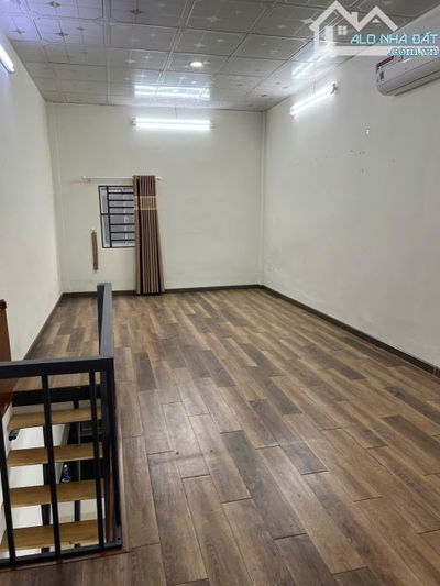 Cho thuê nhanh Nhà Nhỏ có gác suốt, máy lạnh, rèm, an ninh yên tỉnh