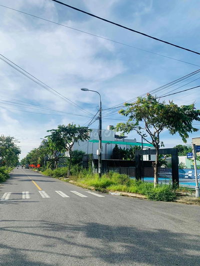 Phạm Đức Nam hướng Đông Bắc sát Lê Trí Viễn