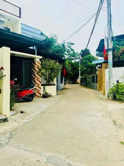 Mặt tiền đường Sông Đà sát chợ Bình Kỳ
