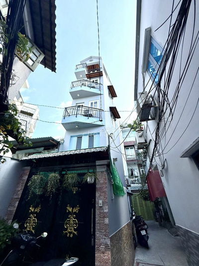 NHÀ ĐẸP, 5 TẦNG, 45m2, CHỦ XÂY KIÊN CỐ TÂM HUYẾT GIỮ GÌN NÊN CÒN MỚI.