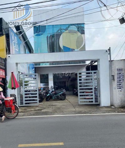 Toà nhà mặt tiền ngay Vincom Thủ Đức cực đẹp, sân rộng