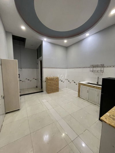 Phòng trệt, full nội thất, giờ tự do, ngay Kha Vạn Cân, P.Văn.Đồng3Tr4