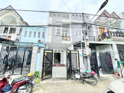 Nhà phố 75m gần chợ Dĩ An 1 và BigC Go Dĩ An