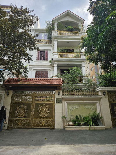 CẦN BÁN GẤP BIỆT THỰ VIP HÀ ĐÔNG,LÔ GÓC CÓ HẦM,VIEW VƯỜN HOA,DT 180M