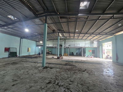 Cho Thuê Kho Xưởng DT 500m2 Đường Xe Tải Lớn.