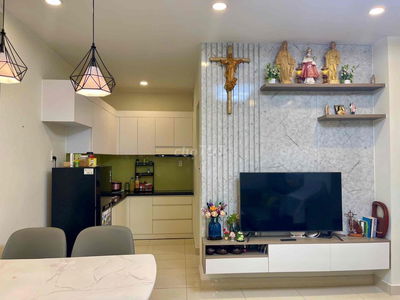 bán gấp căn 2pn 2pn gồm đầy đủ nội thất, ban công hướng view ngoại khu