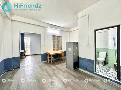 Phòng rộng 45m2 gần cầu Nguyễn Tri Phương ở được 4 người thoải mái