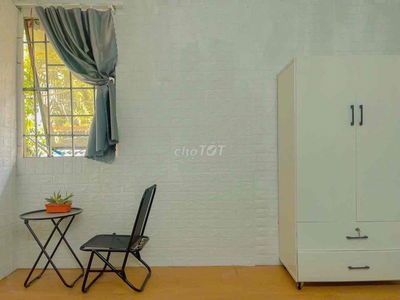 phòng 2tr5 wc riêng đầy đủ tiện nghi máy lạnh như hình ở liền