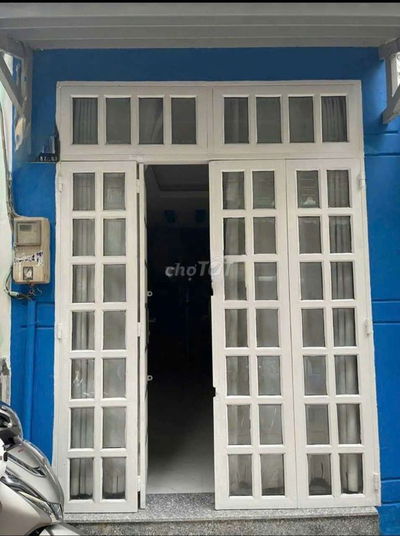 Cho thuê nhà nc 1 trệt 2 lầu st - Hoàng Sa P9 Quận 3