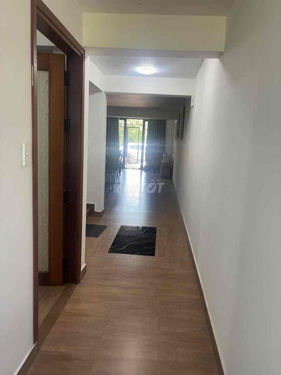 cho thuê căn nhà 2 mê rưỡi có sân ô tô đường 7m5 khu bá tùng hoà quý