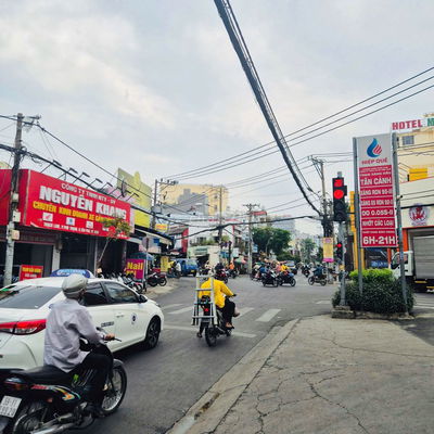 MTKD Thạch Lam, DT: 4.8m x 14m. Cấp 4 (Cho thuê 30 triệu). Giá: 7.5 tỷ