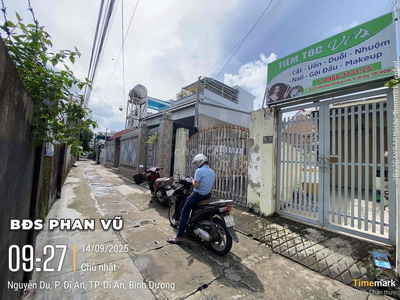 Nhà Đ. Nguyễn Du sát chợ Dĩ An. DT: 100m . Giá: 3ty550