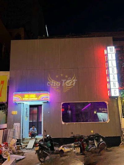 Nhà hàng, Bar 102a Sương Nguyệt Anh, Q1 DT: 8x23m. KC: Trệt 1 Lầu.