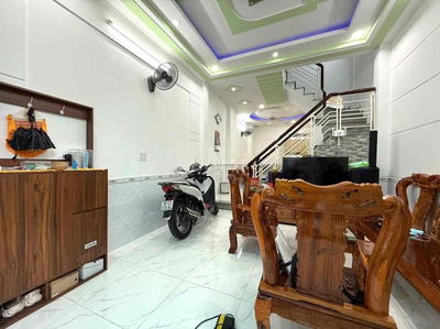 GẦN TÂN SƠN TÂN BÌNH - 4.2 x 14 - 2 TẦNG - HẺM 4m - 4.6 TỶ CÒN TL