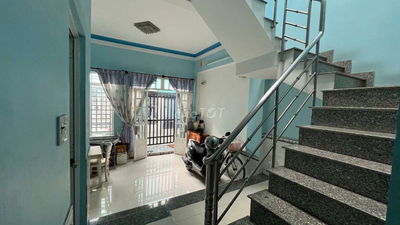 Nhà 1 Trệt 1 Lầu 5x10m 2 Phòng 2 wc có nội thất hẻm 1806 H.Tấn Phát