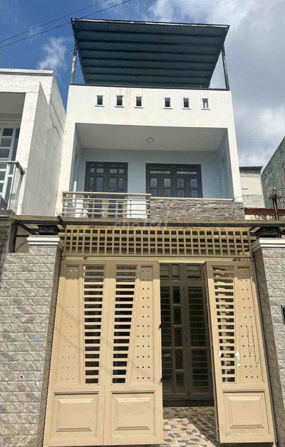 Cho thuê nhà mặt tiền đường 3pn 3wc full nội thất giá 14tr