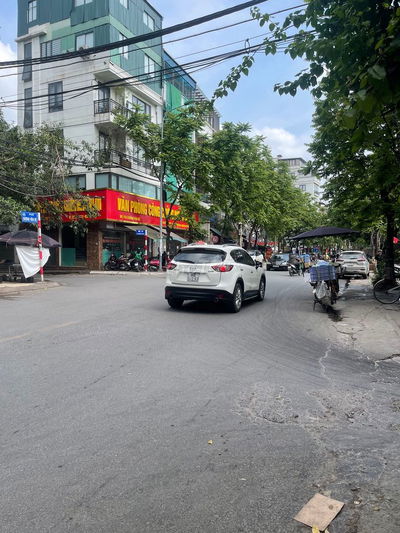 Bán mặt phố Dương Văn Bé, mặt tiền rộng, giá đầu tư, gần hồ,vị trí đẹp