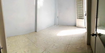 Nhà nguyên căn vị trí đẹp