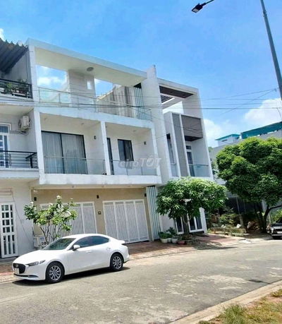 CHÍNH CHỦ CẦN BÁN GẤP
NHÀ SAU LƯNG BẾN XE BÌNH
DƯƠNGCHÍNH CHŮ CÂN BÁN