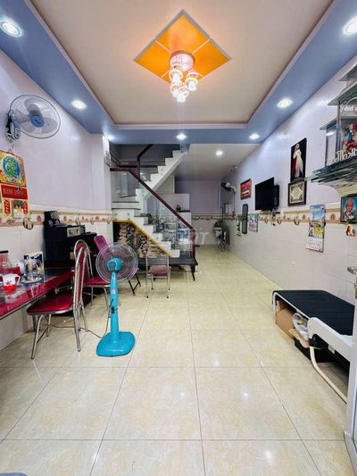 SÁT CHỢ PHẠM VĂN HAI 5' ĐẾN SÂN BAY - N4*D11 - XÂY 3 TÂNG VỚI 4PN