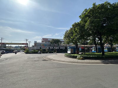 Cạnh Vincom Lê Văn Việt [Q9] . Nhà 2 tầng hẻm xe hơi 100m2. Chẳn 5tỷ