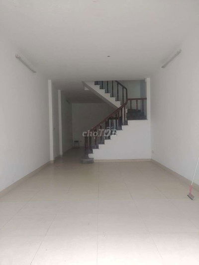 Cho thuê căn nhà 50m2 x 5 tầng tại ngõ 210 đường Hoàng Quốc Việt