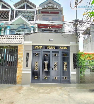 Cần bán gấp nhà Bùi Minh Trực, phường 6, quận 8 - Vị trí đẹp, sổ hồng riêng